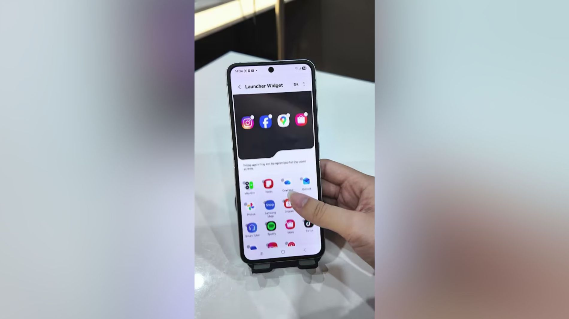 Hình ảnh cho danh mục Hướng Dẫn Dùng Màn Hình Phụ Z Flip7 FE: Nghệ Ơi Là Nghệ!